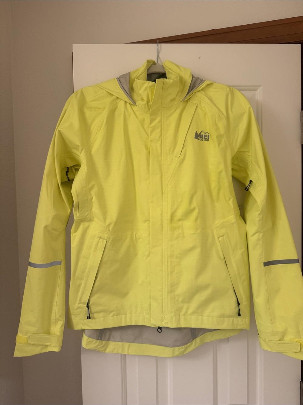 REI Women's Junction Cycling Rain jacket High-Vis Yellow